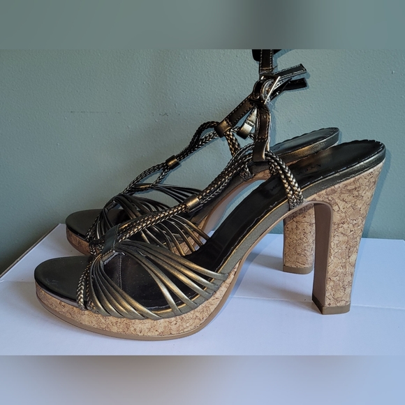 Trendzone Platform Heels Antique Gold Fancy Strappy Shoes. Size US 6 - Picture 2 of 11
